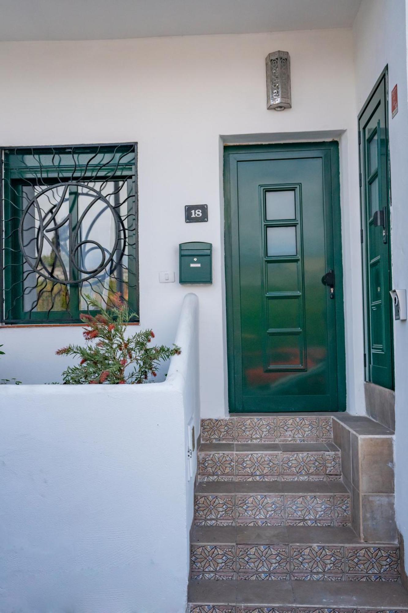 Casa Julio - Alcala Complete Coastal Retreat - Entire Apartment - 3 Min Walk From The Ocean - Shared Entrance With Host Bagian luar foto