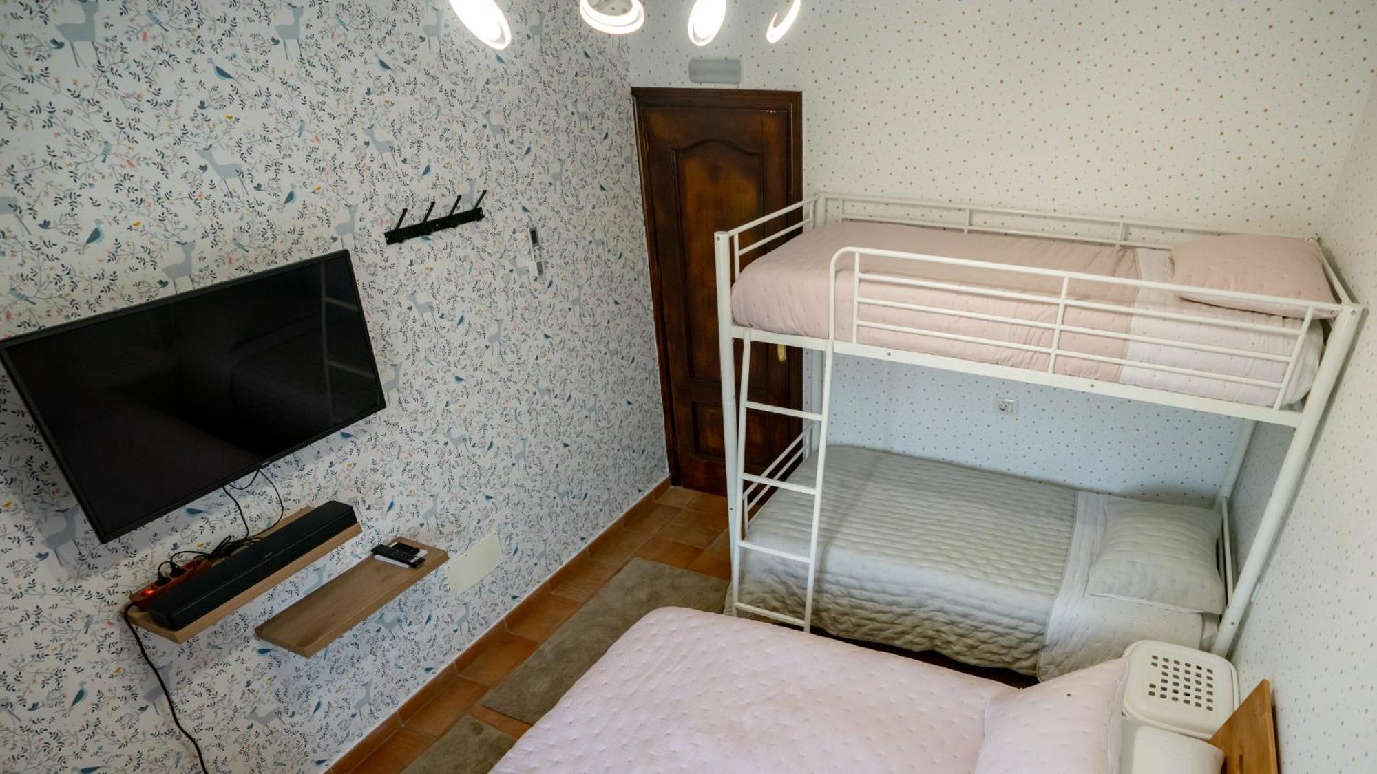 Casa Julio - Alcala Complete Coastal Retreat - Entire Apartment - 3 Min Walk From The Ocean - Shared Entrance With Host Bagian luar foto