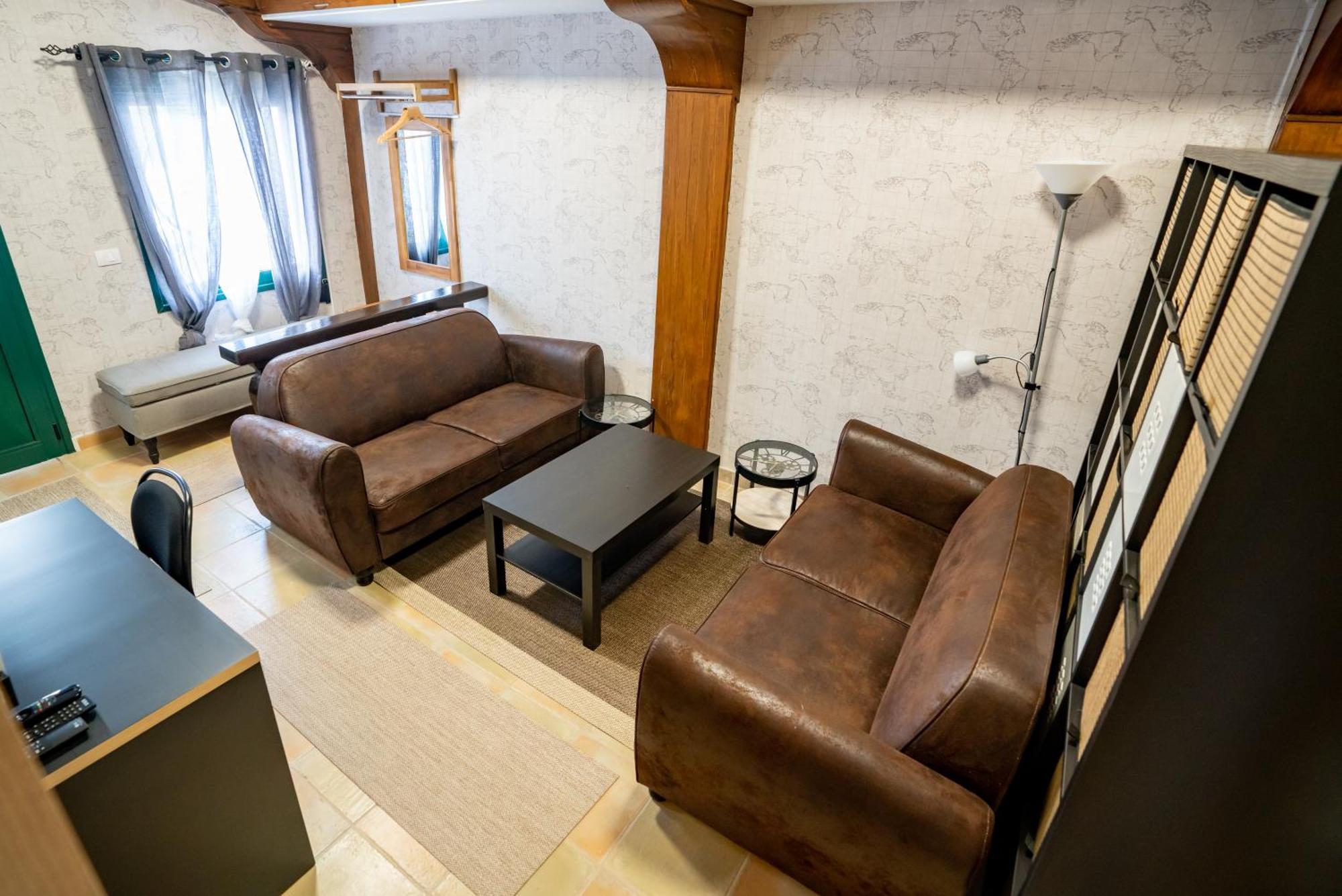 Casa Julio - Alcala Complete Coastal Retreat - Entire Apartment - 3 Min Walk From The Ocean - Shared Entrance With Host Bagian luar foto